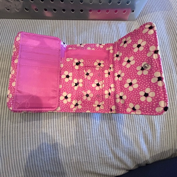 Vera Bradley Priscilla pink wallet! Lots of compartments - Picture 5 of 6